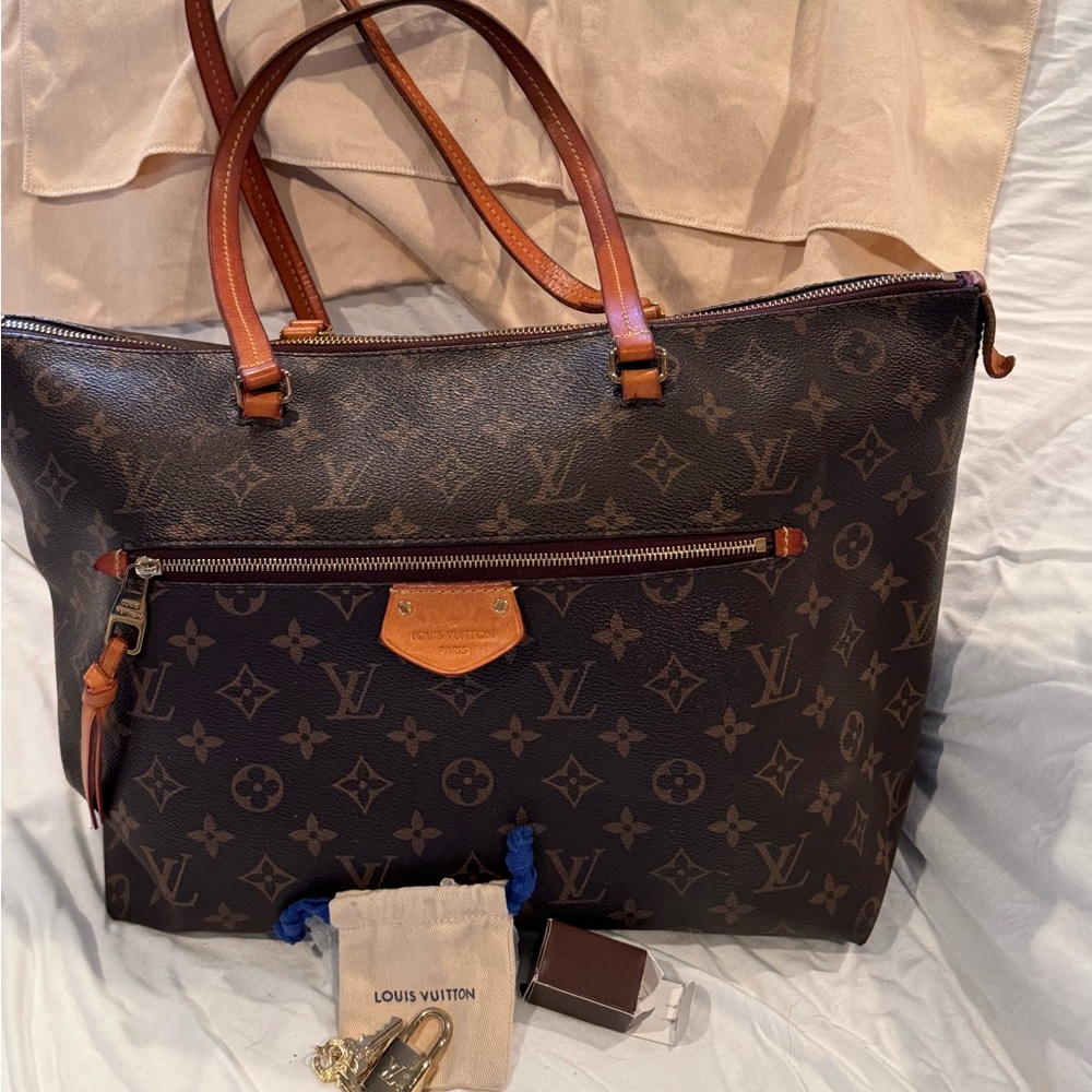 Louis Vuitton Ilena MM